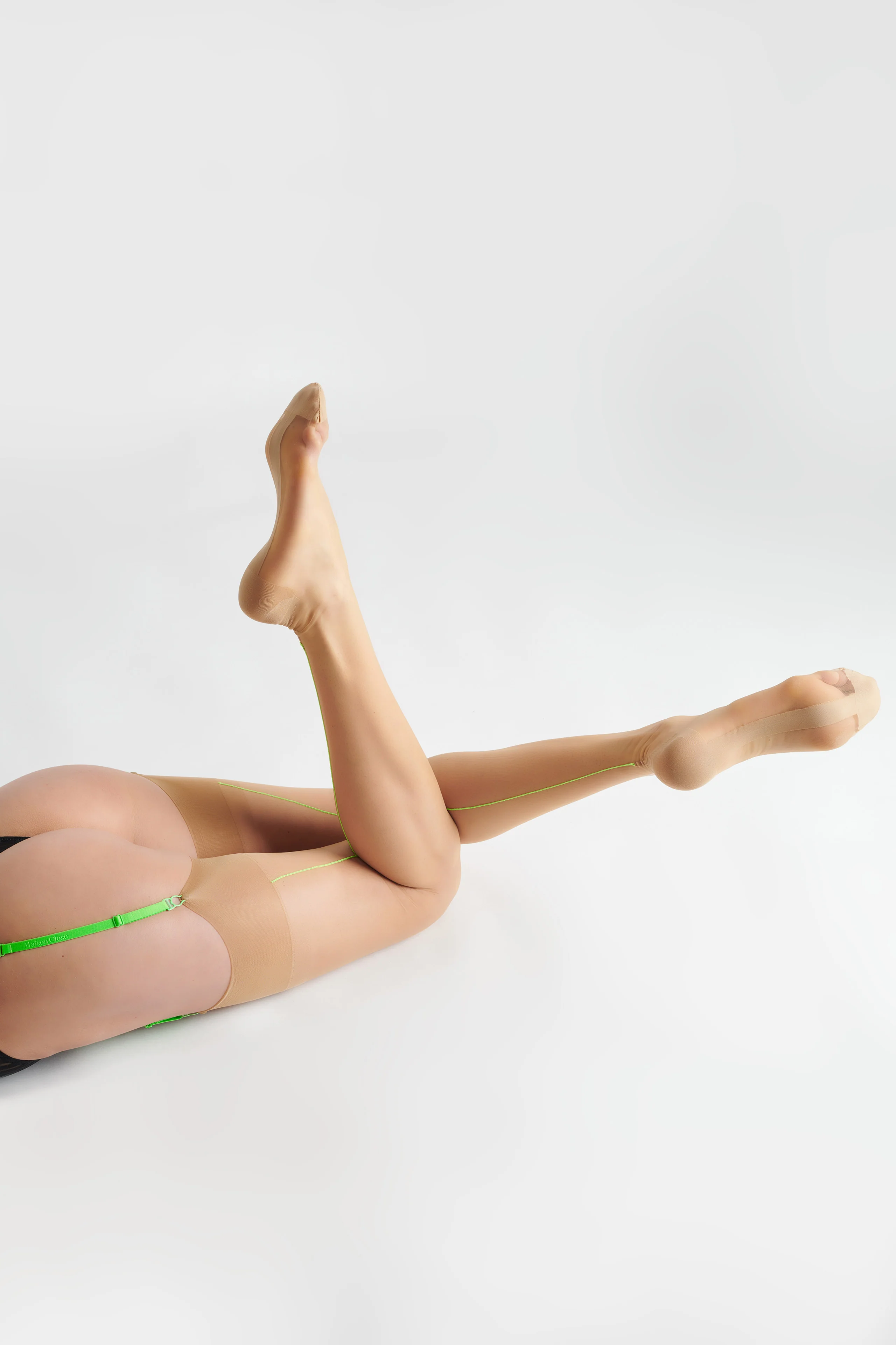 Authentic neon seamed nylon stockings 15D - LEGWEAR - Image 3